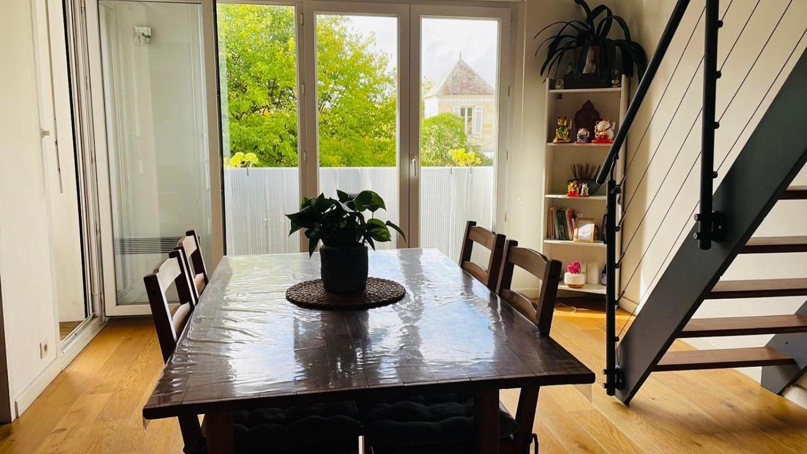 Апартаменты Joli Duplex 65M Chu Bordeaux Parking Prive Мериньяк Экстерьер фото