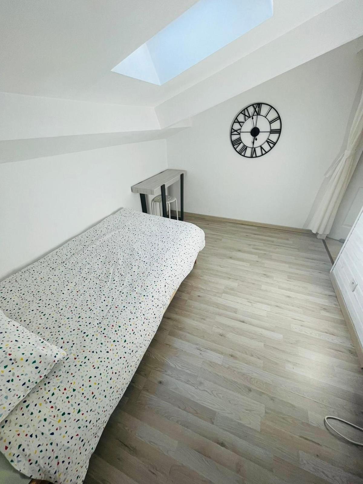 Апартаменты Joli Duplex 65M Chu Bordeaux Parking Prive Мериньяк Экстерьер фото